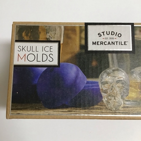 Skull Ice Cube Molds 2" XL Slow Melt Bar Drinks Silicone Studio Mercantile NEW - Picture 3 of 11